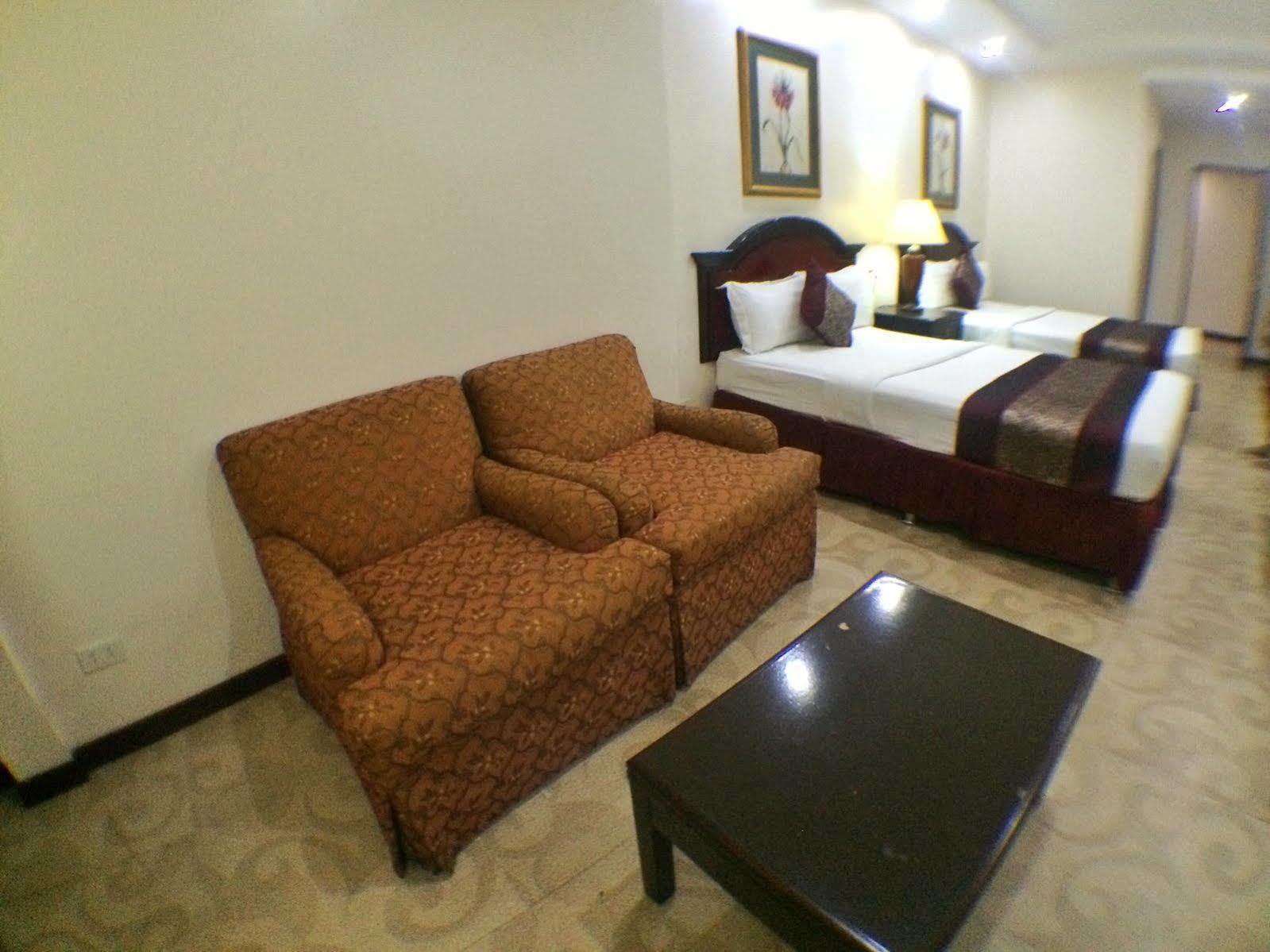 Cindy Kelly Hotel Olongapo Exterior photo